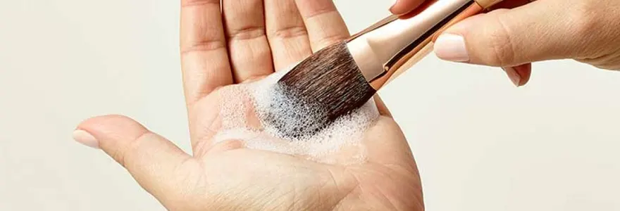 l entretien des pinceaux esthetiques est crucial pour votre hygiene